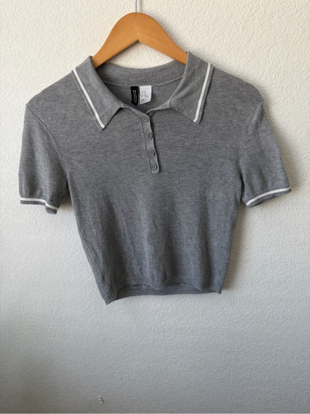 H&M Gray Short-Sleeve Polo Top with White Trim